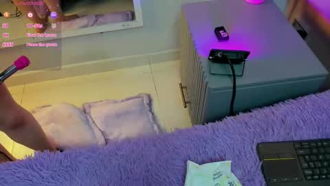 Snapshot of valentine_mia_ chatting on February 9, 8:35 pm Mia online show from February 9, 8:35 pm