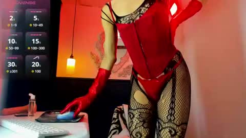 valentinee_xo online show from June 10, 6:01 am