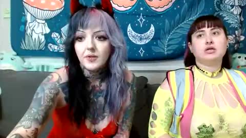 Snapshot of valentinevoss chatting on October 20, 3:40 am Valentine online show from October 20, 3:40 am