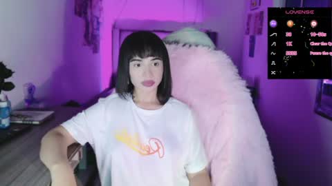 Danielle  Please help me to reach 300 thumbs up online show from July 3, 11:33 pm