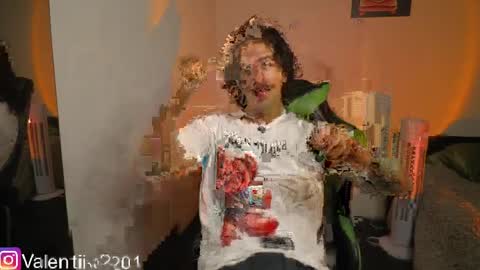 Snapshot of valentino_2201 chatting on April 9, 1:38 am Valentino - 15 OFF valentino2201 online show from April 9, 1:38 am