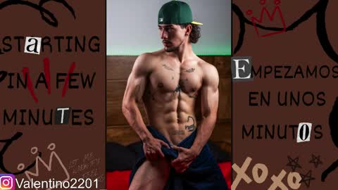 Snapshot of valentino_2201 chatting on April 16, 3:40 am Valentino - 15 OFF valentino2201 online show from April 16, 3:40 am