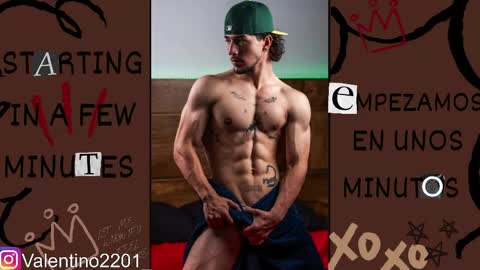 Snapshot of valentino_2201 chatting on April 18, 12:58 am Valentino - 15 OFF valentino2201 online show from April 18, 12:58 am