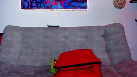 Snapshot of valentino_bel chatting on June 19, 2:54 pm Nick online show from June 19, 2:54 pm