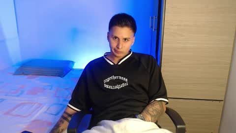 VALENTINO online show from February 1, 10:52 pm