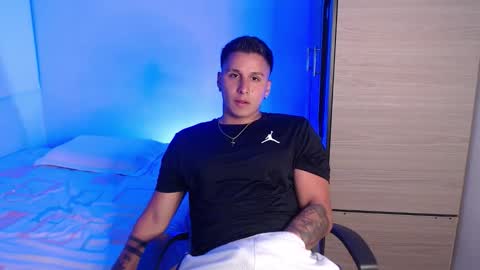 VALENTINO online show from March 16, 10:47 pm