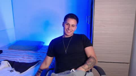 VALENTINO online show from March 31, 11:16 pm