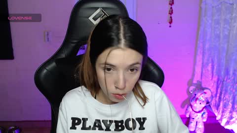 Snapshot of valeria_mendozza chatting on December 4, 4:32 am   online show from December 4, 4:32 am