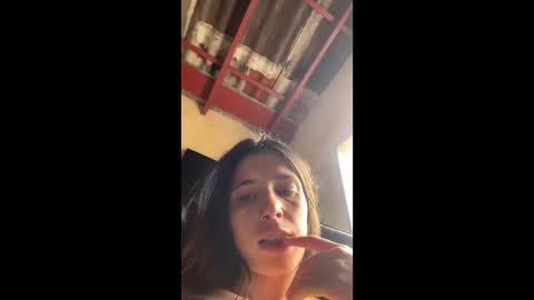 Snapshot of valeria_mendozza chatting on January 2, 8:02 pm   online show from January 2, 8:02 pm