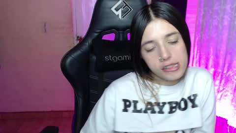 Snapshot of valeria_mendozza chatting on February 14, 5:30 am   online show from February 14, 5:30 am