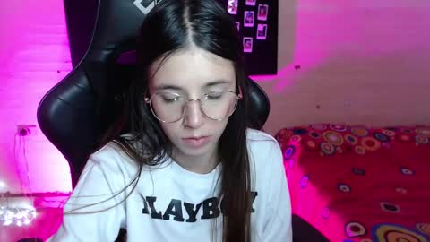 Snapshot of valeria_mendozza chatting on March 12, 4:30 am   online show from March 12, 4:30 am