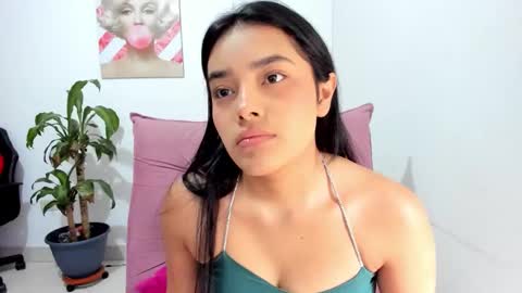 Snapshot of valeria_miller69 chatting on October 22, 2:06 pm valeria_miller69 online show from October 22, 2:06 pm