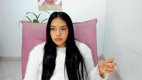 Snapshot of valeria_miller69 chatting on November 14, 1:43 pm valeria_miller69 online show from November 14, 1:43 pm