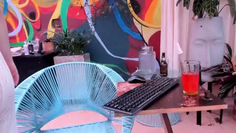 Snapshot of valeria_restrepo chatting on June 18, 6:56 pm Valeria online show from June 18, 6:56 pm