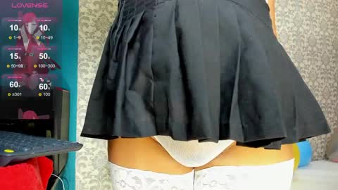 Costume lover online show from April 17, 7:17 pm