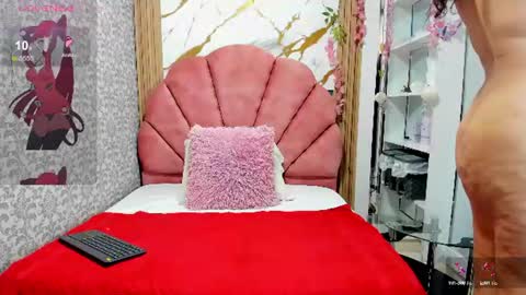 Snapshot of valeria_rivera1 chatting on June 18, 7:07 pm Costume lover online show from June 18, 7:07 pm