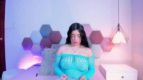 Snapshot of valeriablythe chatting on February 20, 11:32 am ValeriaBlythe online show from February 20, 11:32 am