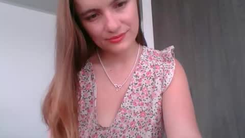 valeriafrannco online show from February 25, 7:45 pm