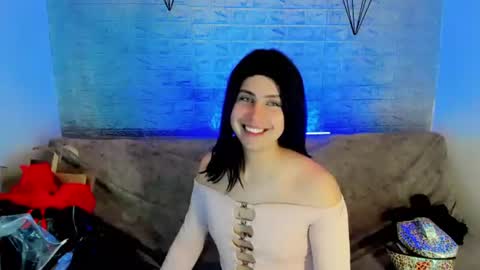 Snapshot of valeriagill_ chatting on June 13, 12:19 am valeriagill_ online show from June 13, 12:19 am