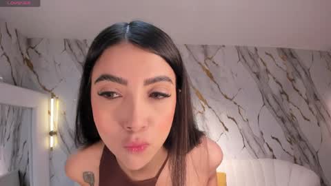 Snapshot of valeriavelvet chatting on April 23, 12:04 pm Vale online show from April 23, 12:04 pm