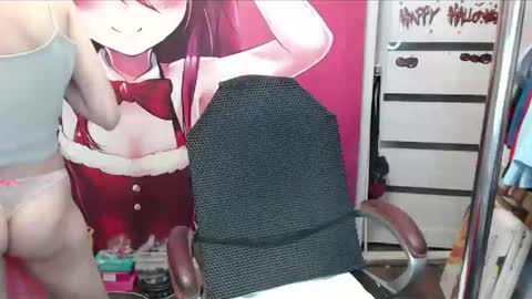 Snapshot of valeriaxkiss chatting on May 18, 12:51 am ValeriaXKiss online show from May 18, 12:51 am