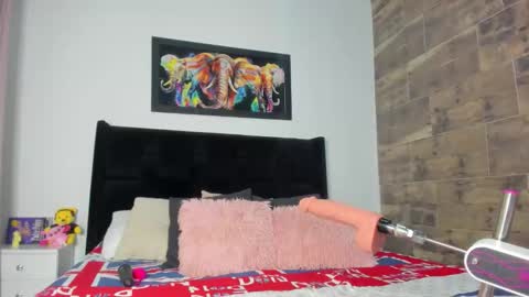 Snapshot of valerie_corthez chatting on October 29, 7:37 pm VALERIE online show from October 29, 7:37 pm