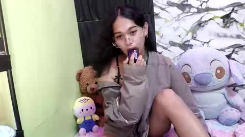 Snapshot of valerie_lure chatting on June 4, 10:54 am addy online show from June 4, 10:54 am