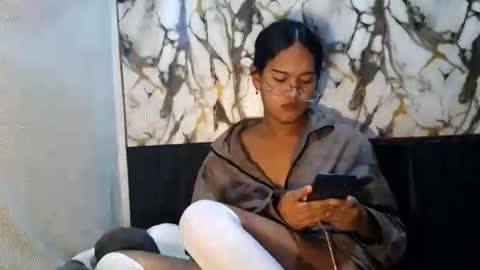 Snapshot of valerie_lure chatting on June 18, 10:36 pm addy online show from June 18, 10:36 pm