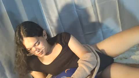 Snapshot of valerie_lure chatting on July 13, 10:40 am addy online show from July 13, 10:40 am