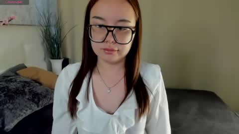 Snapshot of valerie_yatess chatting on June 5, 1:23 am Eva online show from June 5, 1:23 am