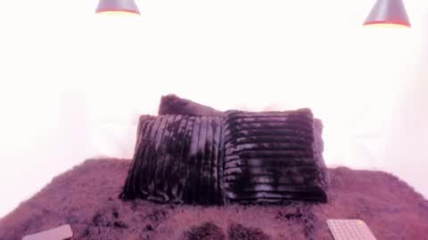 Snapshot of valeriecute18 chatting on February 4, 8:03 pm valerie online show from February 4, 8:03 pm