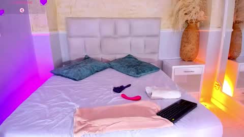 Snapshot of valeriekhaleesi chatting on February 16, 10:06 pm valeriekhaleesi online show from February 16, 10:06 pm