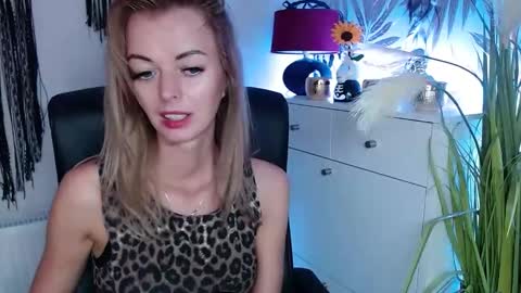 Valerie  online show from December 3, 10:17 am