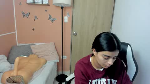 Juli C online show from December 5, 10:34 pm