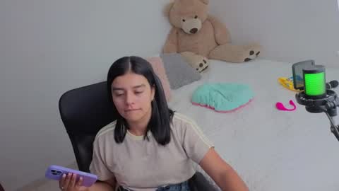 Snapshot of valerihouse_ chatting on July 18, 2:38 am valerihouse_ online show from July 18, 2:38 am