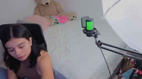 Snapshot of valerihouse_ chatting on July 26, 1:47 am valerihouse_ online show from July 26, 1:47 am