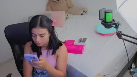 Snapshot of valerihouse_ chatting on July 31, 2:00 am valerihouse_ online show from July 31, 2:00 am