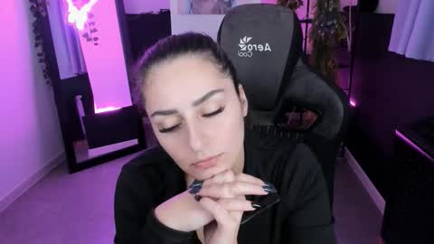 Valerie online show from November 8, 4:51 pm