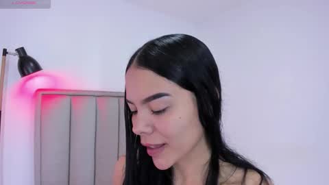 Cris  online show from December 14, 11:59 am