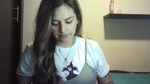 Snapshot of valery__rouse_ chatting on April 5, 1:03 am Valery online show from April 5, 1:03 am