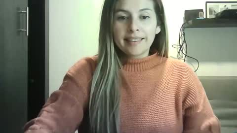Snapshot of valery__rouse_ chatting on April 26, 3:59 am Valery online show from April 26, 3:59 am