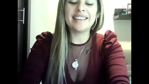 Snapshot of valery__rouse_ chatting on April 28, 2:38 am Valery online show from April 28, 2:38 am