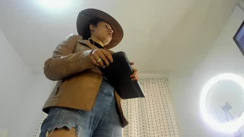 valery_hot692 online show from June 7, 3:05 pm