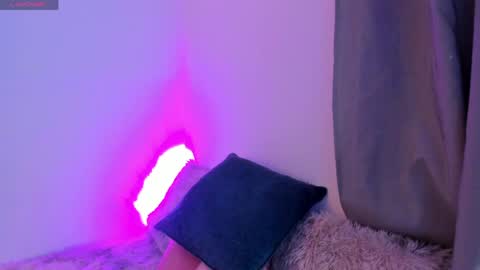 Snapshot of valery_kils chatting on May 17, 10:00 am VALERY online show from May 17, 10:00 am
