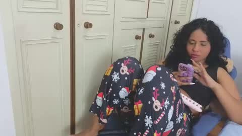 Snapshot of valery_lovex_ chatting on May 7, 11:54 pm valery_lovex_ online show from May 7, 11:54 pm