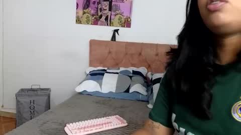 Snapshot of valery_lovex_ chatting on May 31, 10:00 pm valery_lovex_ online show from May 31, 10:00 pm