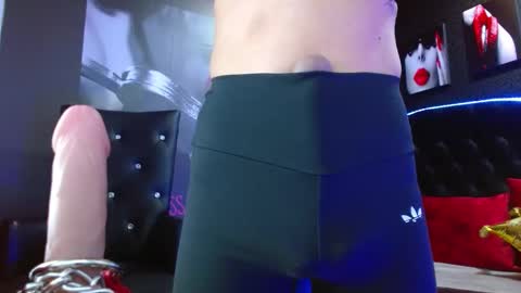 Snapshot of valery_meer_ chatting on December 5, 6:11 pm Valeria online show from December 5, 6:11 pm