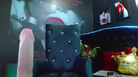 Snapshot of valery_meer_ chatting on December 14, 3:25 pm Valeria online show from December 14, 3:25 pm