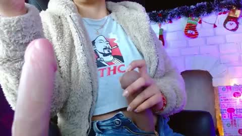 Snapshot of valery_meer_ chatting on December 24, 12:11 pm Valeria online show from December 24, 12:11 pm