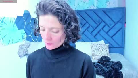 VALERY MORE online show from December 15, 12:20 pm